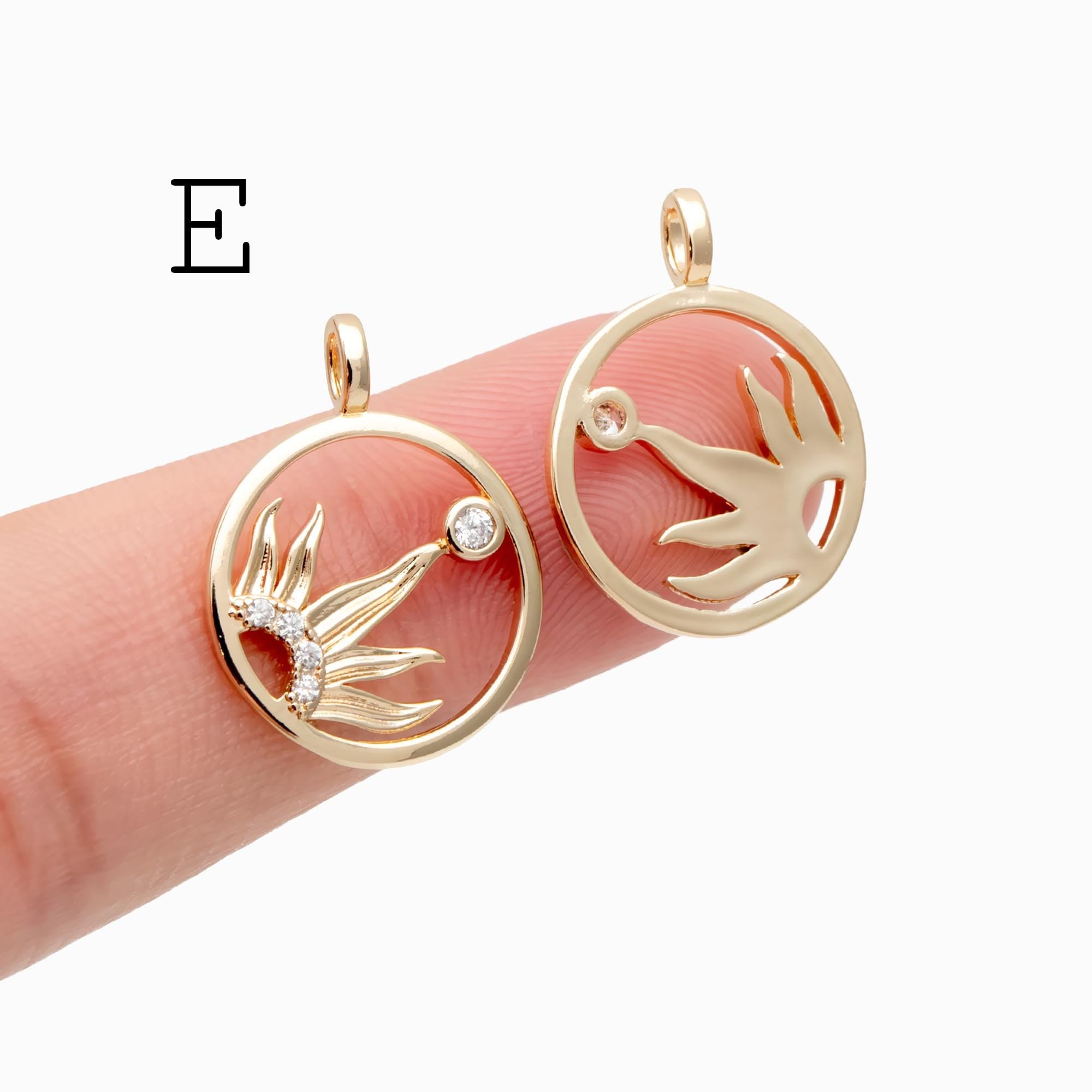 4pcs Gold Sun Charms , 18K Gold plated Brass, Sun Pendants Wholesale (GB-1311)